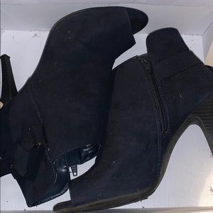 Size 8 good condition